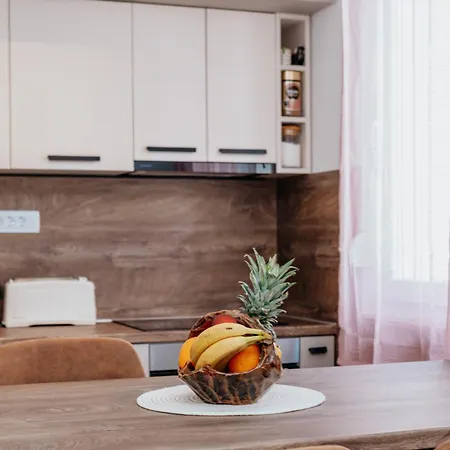 Sereno Apartment *